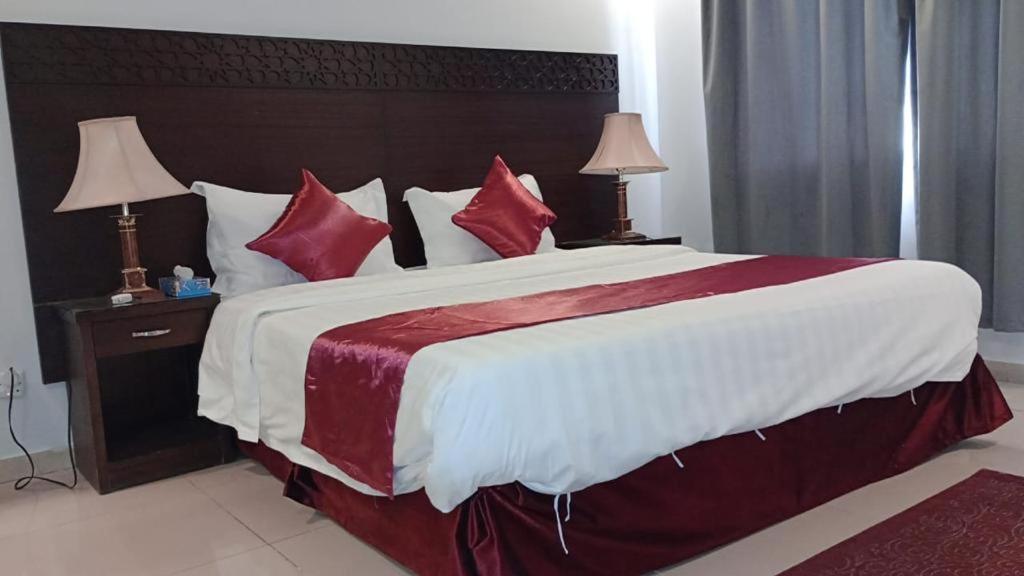 In Taibah Aparthotel Medina Exterior photo