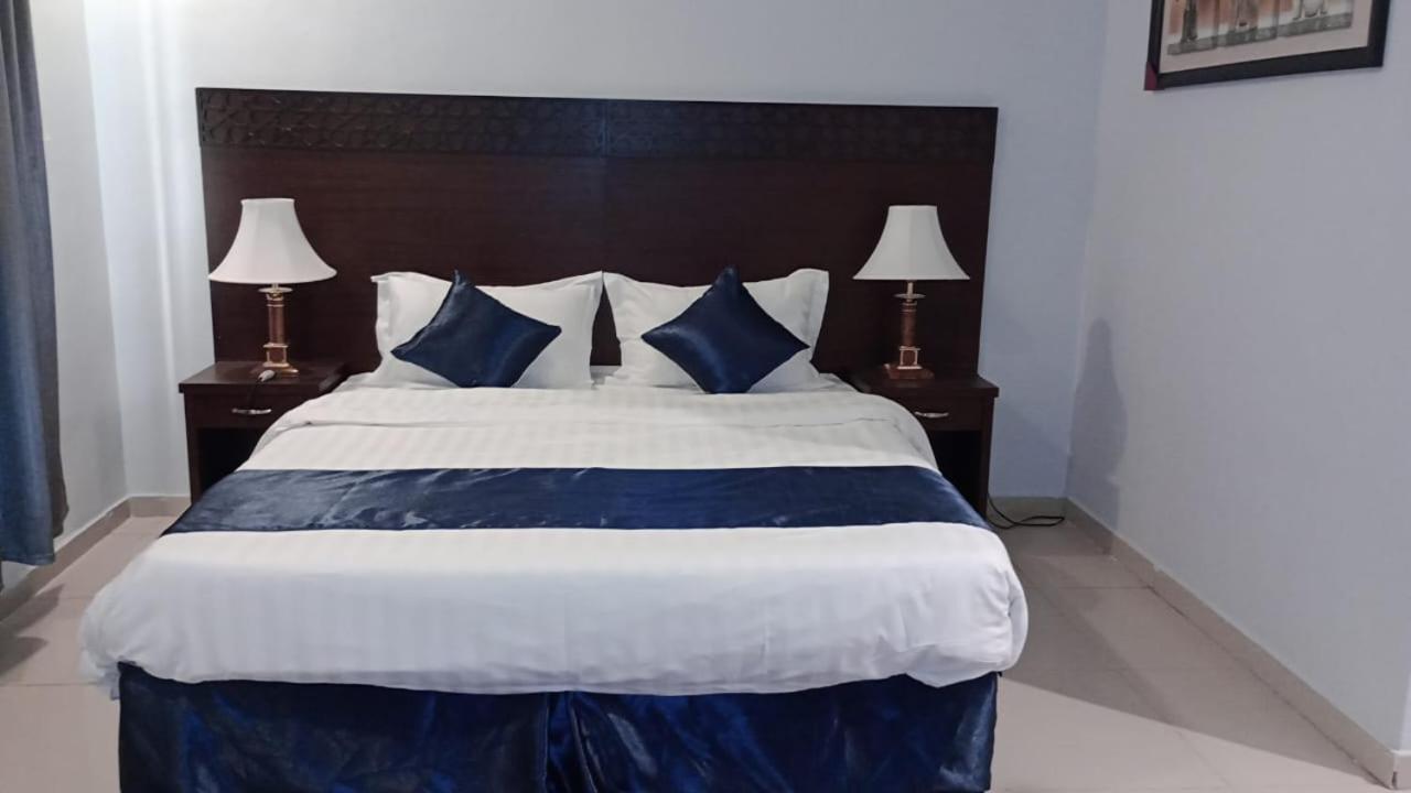 In Taibah Aparthotel Medina Exterior photo