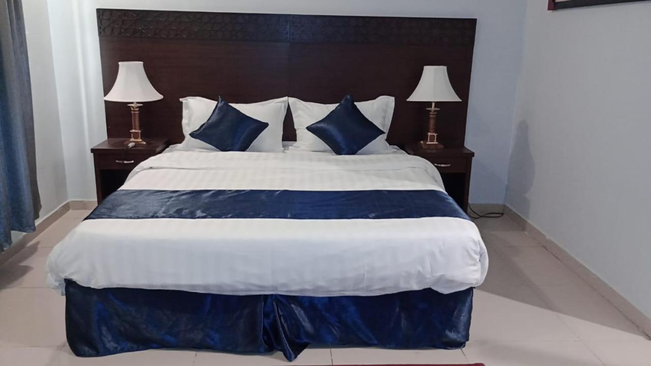 In Taibah Aparthotel Medina Exterior photo
